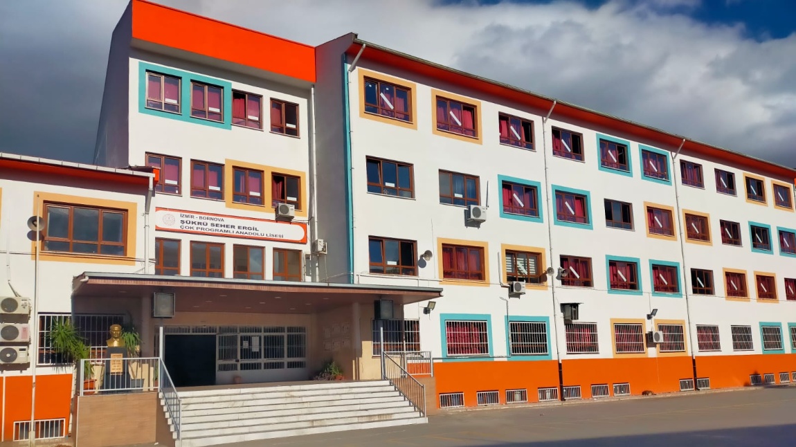 Bornova Şükrü Seher Ergil Mesleki ve Teknik Anadolu Lisesi Fotoğrafı